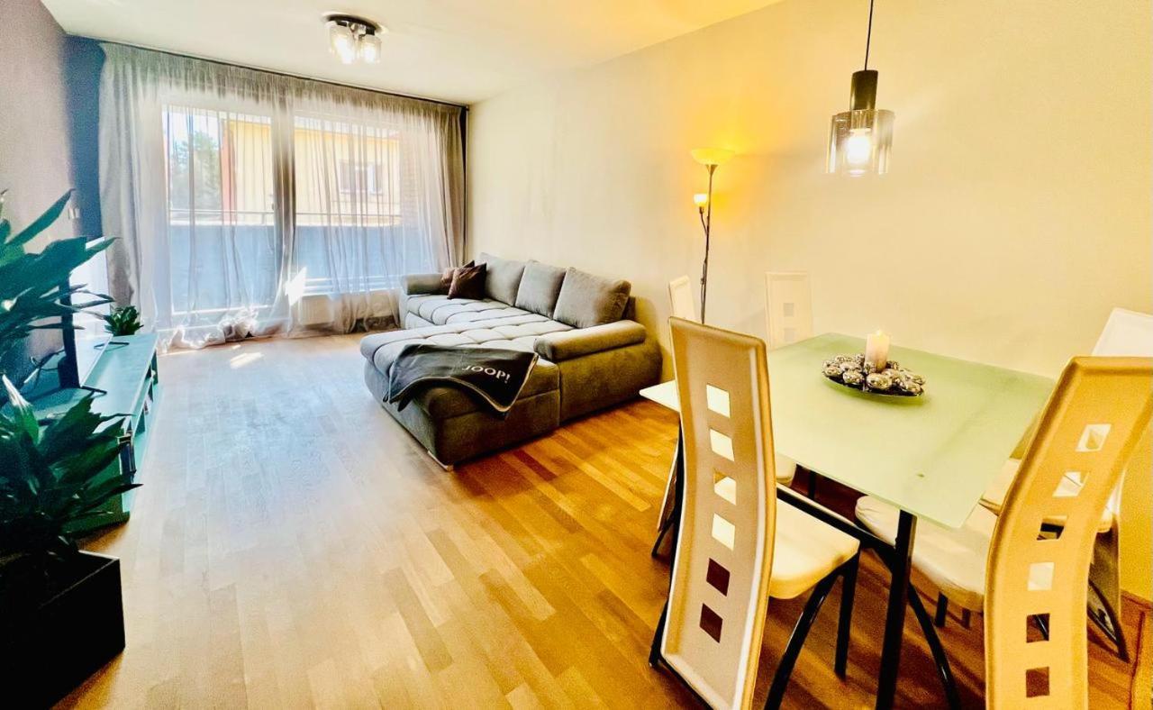 Luxury Apartment In Prague And Free Parking Buitenkant foto