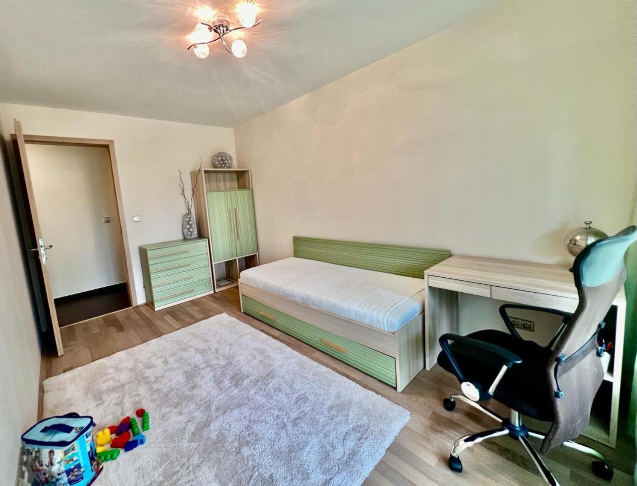 Luxury Apartment In Prague And Free Parking Buitenkant foto