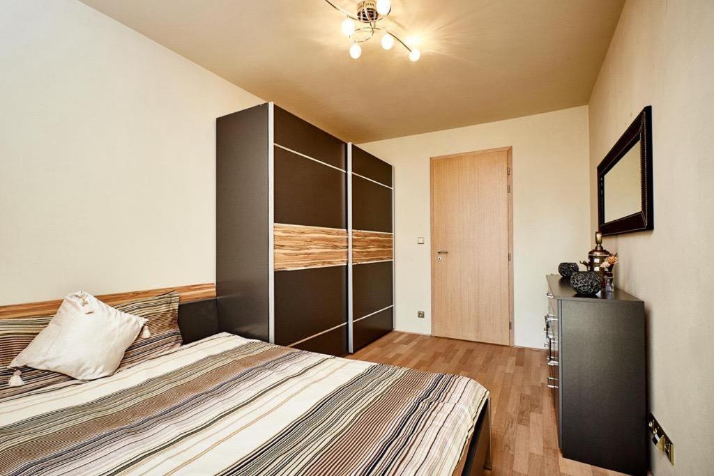 Luxury Apartment In Prague And Free Parking Buitenkant foto